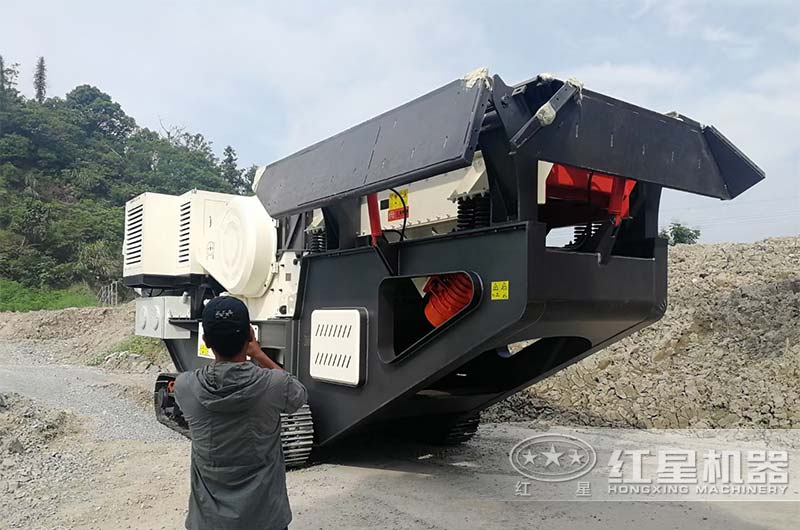 履帶顎破現場