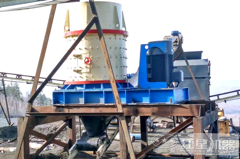 復合破碎機生產現場