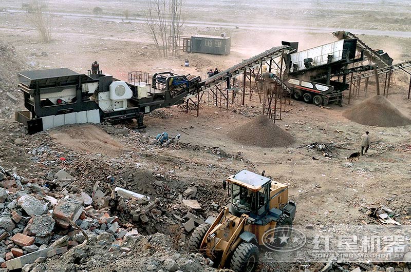 北京客戶廢棄混凝土破碎現場 北京客戶廢棄混凝土破碎現場