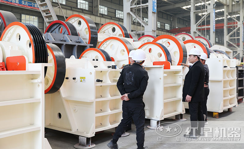 用戶考察顎式破碎機(jī)