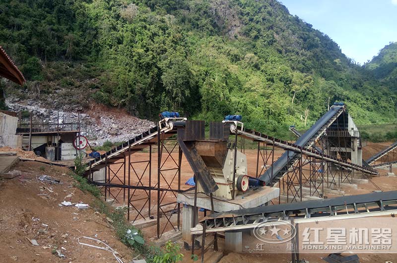 河北一砂石廠鄂破碎石加工現場