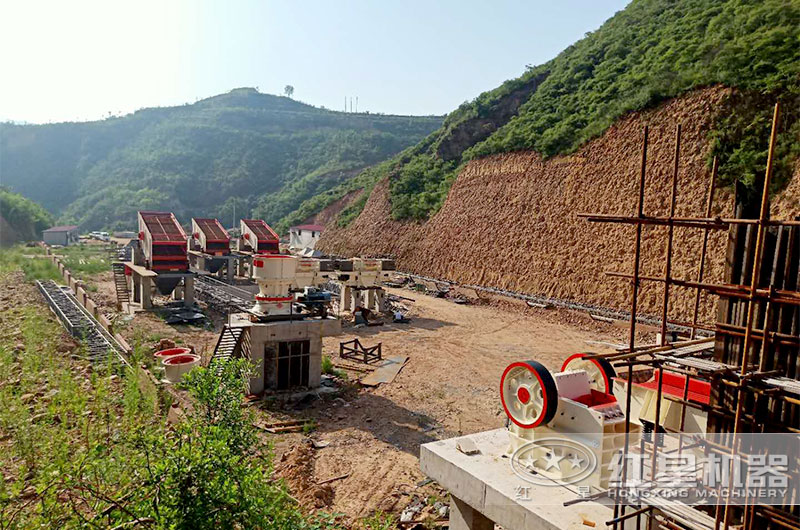 CJ歐版顎式破碎機地面作業案例現場