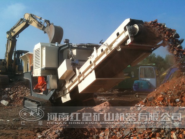 建筑垃圾破碎機現場一