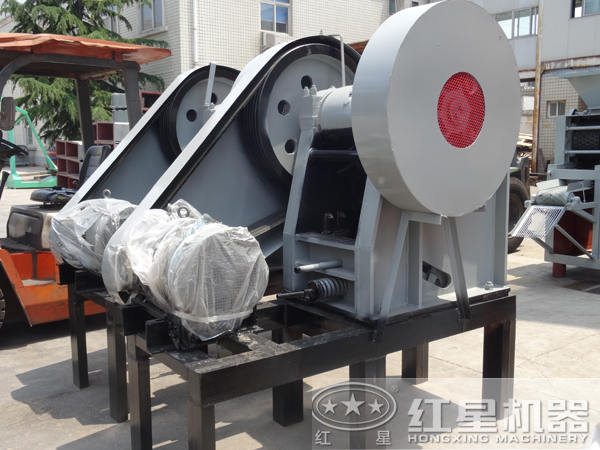 pe200-300側(cè)面圖，搭載7.5kw電動機