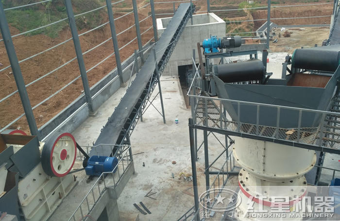 時產150噸毛石碎石機設備現場作業