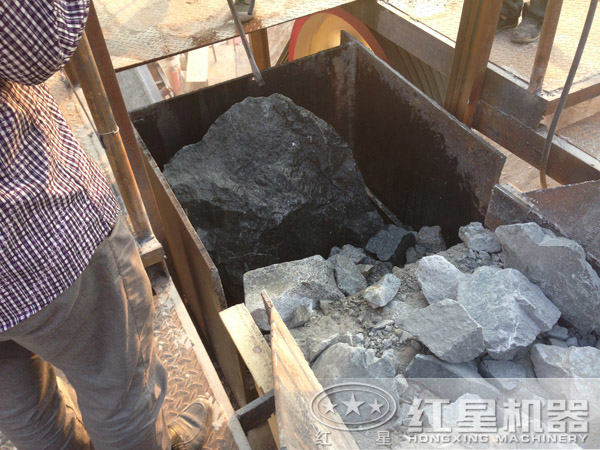 初破機
