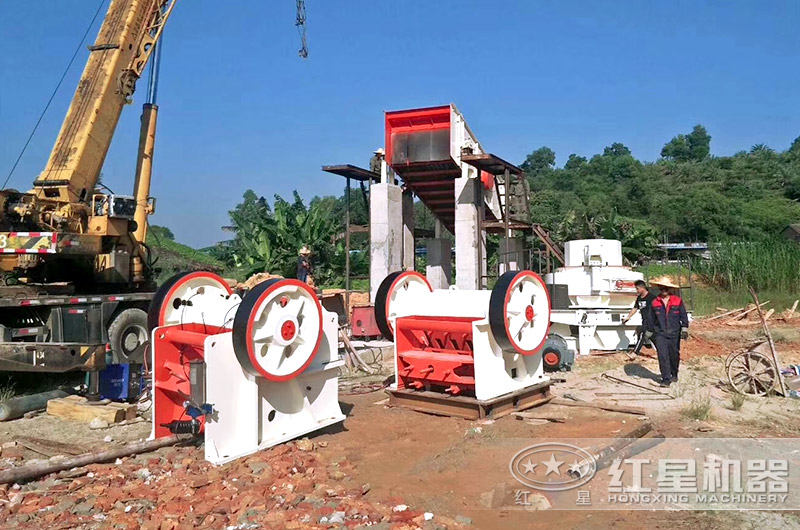 69顎破機(jī)安裝現(xiàn)場(chǎng)