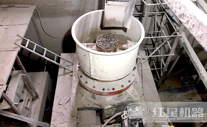 客戶圓錐破碎機試機現(xiàn)場