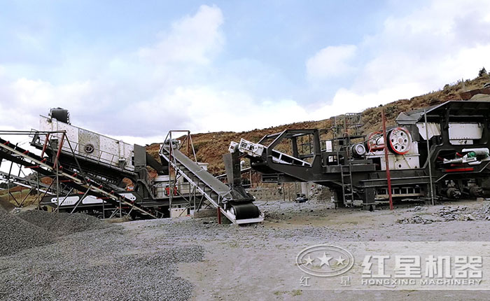 輪胎移動石子機破碎現場——雙機組合，更加效能高