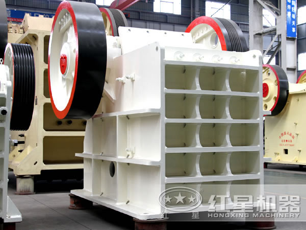 PEW顎式破碎機