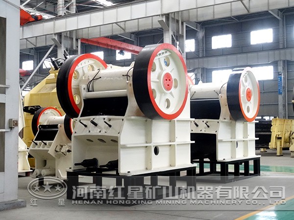 新型外動顎低矮顎式破碎機