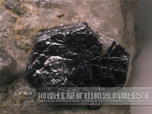 輝鉬礦