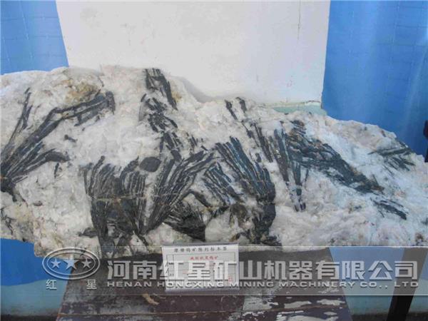 白鎢礦